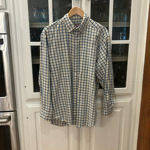 Vineyard Vines casual button shirt. Size large.